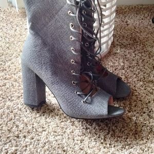 Chase & Chloe Gray Denim Look Open Toe Lace Up Booties 4inch Block Heel